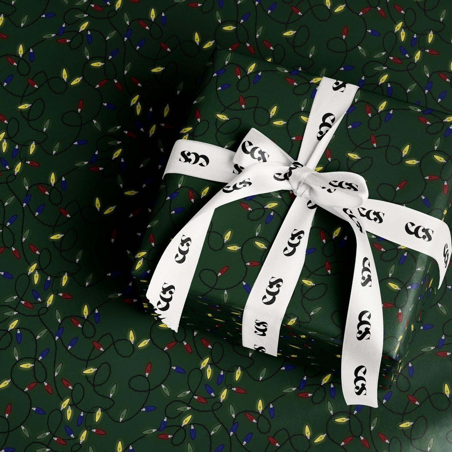 Luxury Christmas Lights Wrapping Paper, Elegant Green Holiday Gift Wrap Sheets, Festive Packaging with Colorful String Lights