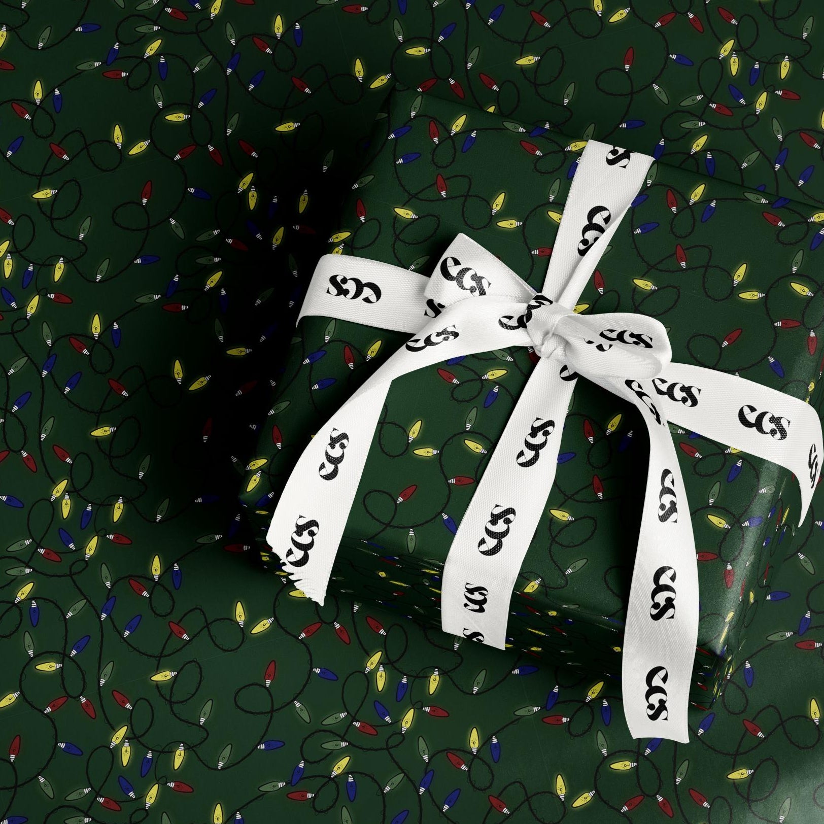 Luxury Christmas Lights Wrapping Paper, Elegant Green Holiday Gift Wrap Sheets, Festive Packaging with Colorful String Lights