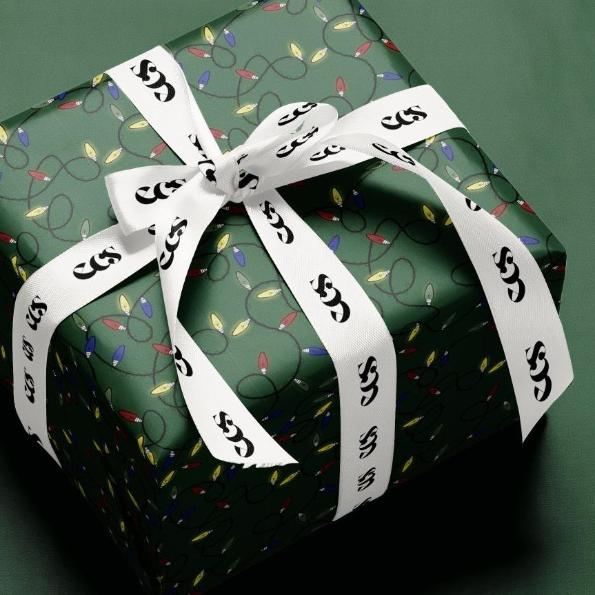 Luxury Christmas Lights Wrapping Paper, Elegant Green Holiday Gift Wrap Sheets, Festive Packaging with Colorful String Lights
