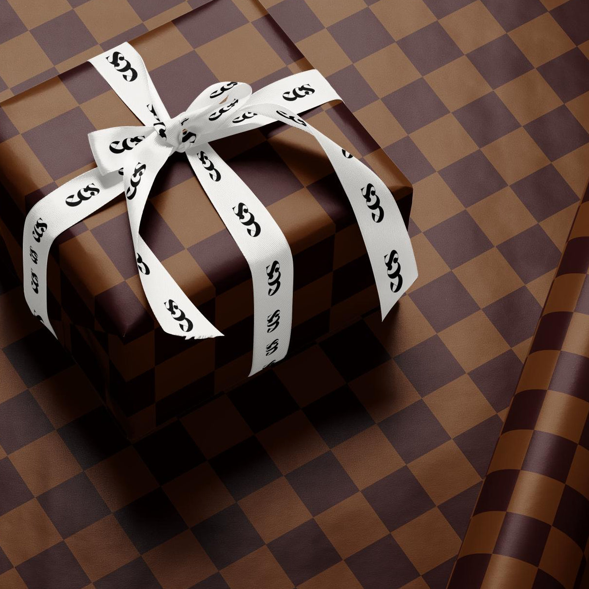 Brown Checkerboard Gift Wrapping Paper, Retro Chessboard Pattern Wrap Sheet for Birthdays, Holidays, and Special Occasions